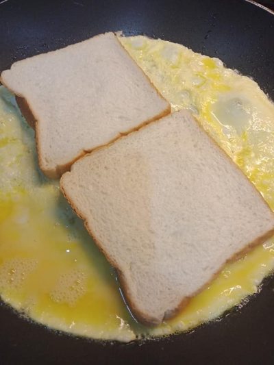 1741781402 730 Cara Buat Roti Telur Cheesy Bungkus Idea Sarapan Sedap Untuk